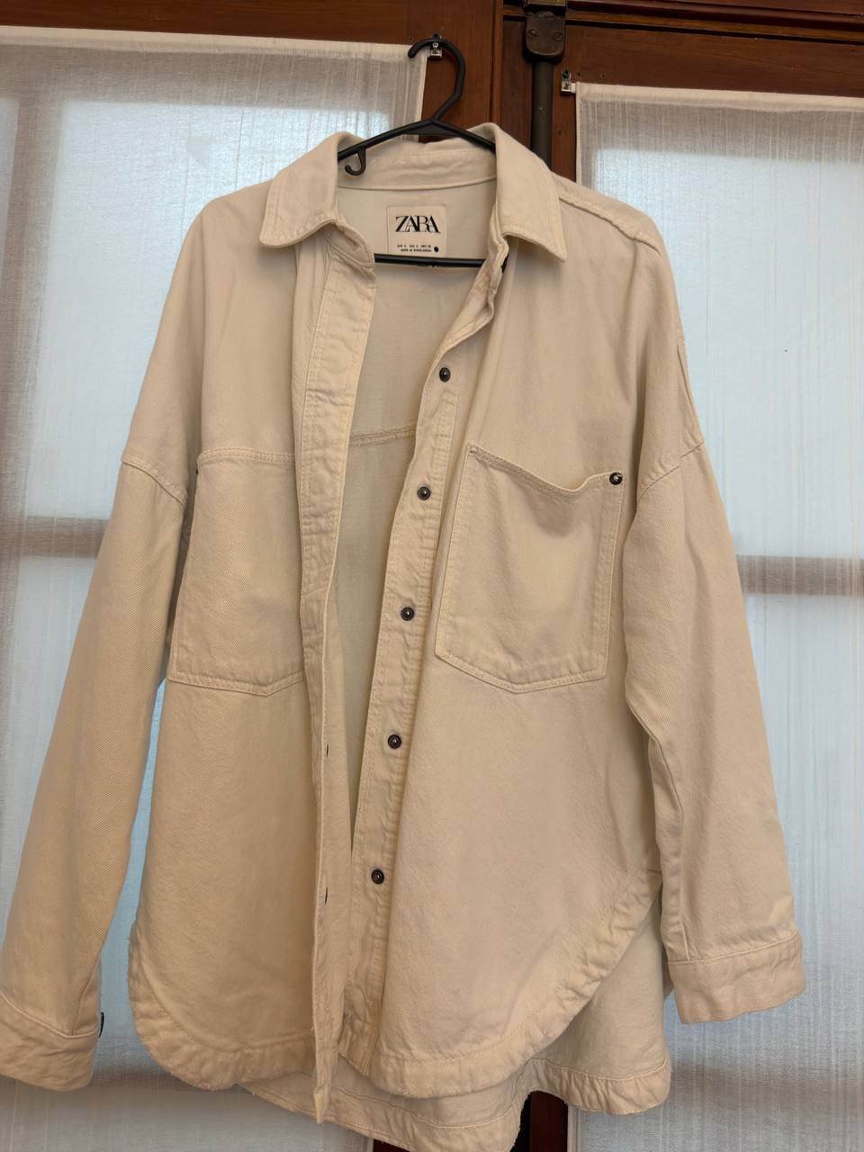 Chaqueta vaquera blanca de Zara