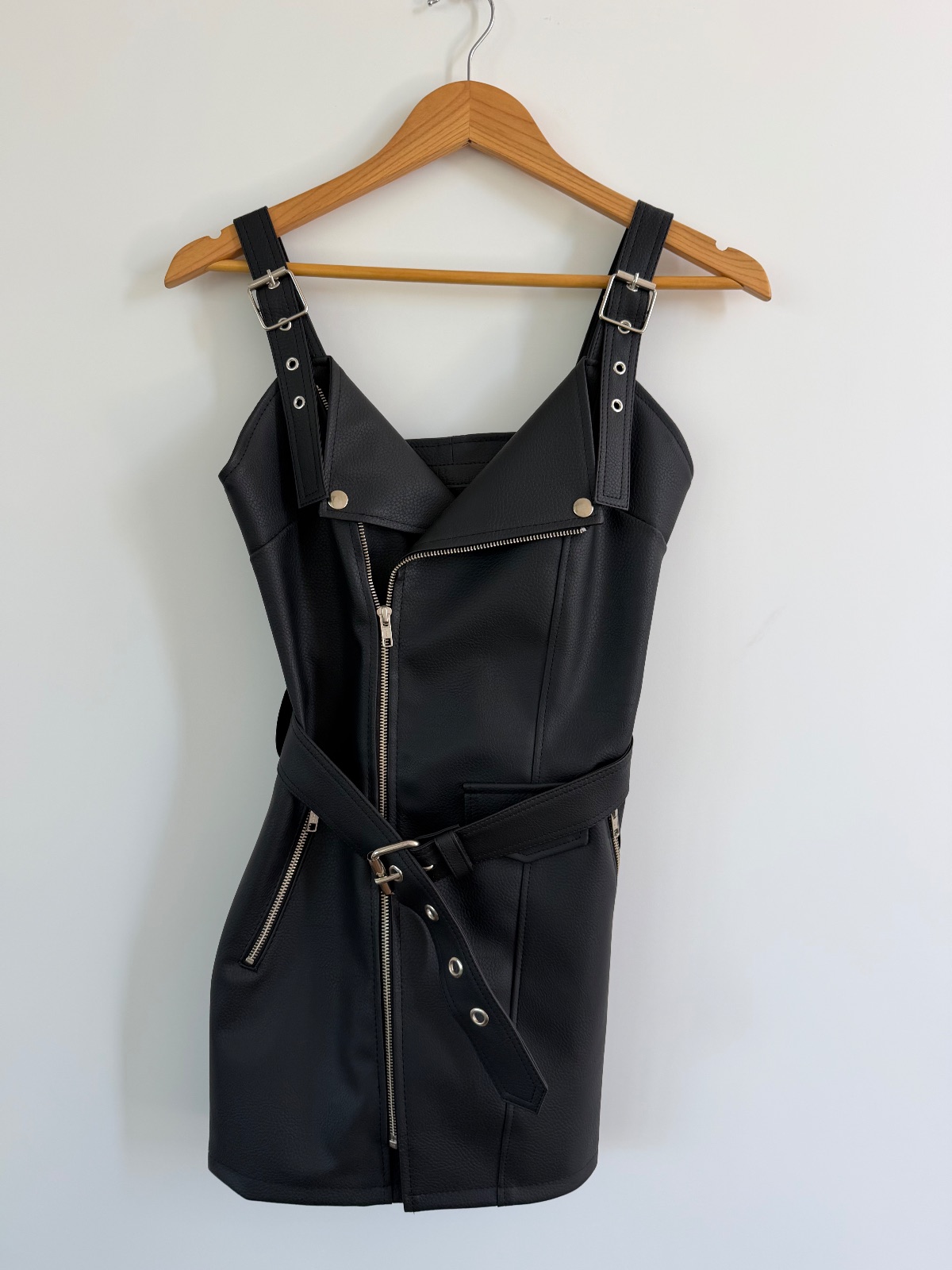 Vestido de cuero